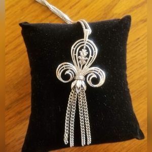 Sarah Coventry Fleur de Lis Necklace